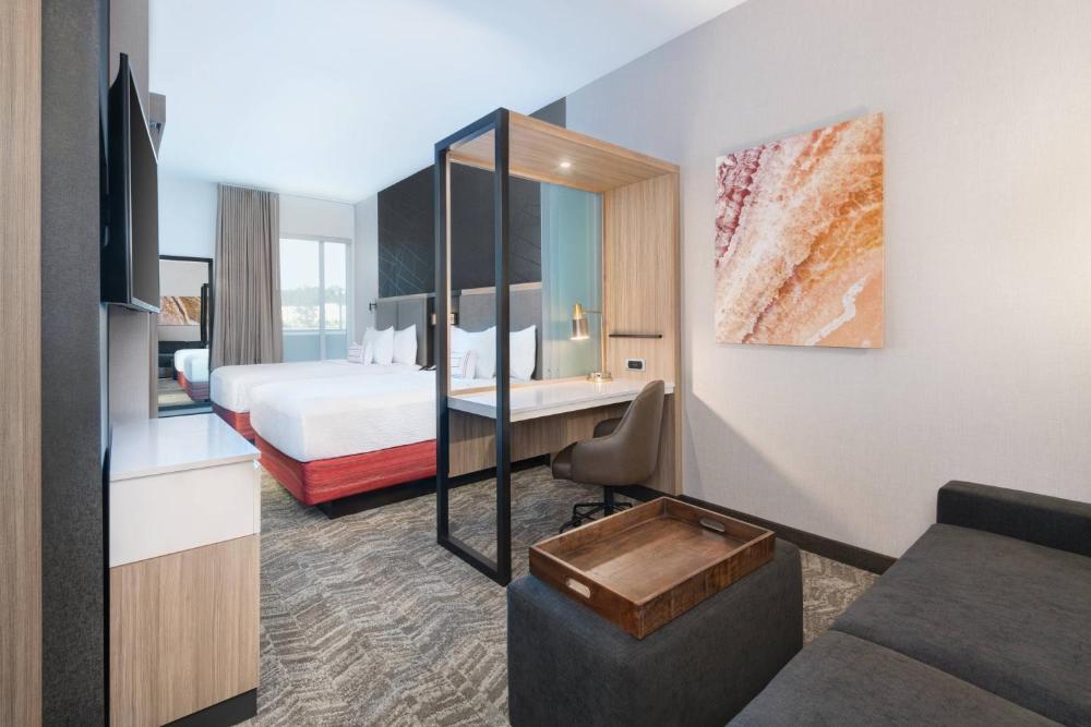 Queen Suite interior
